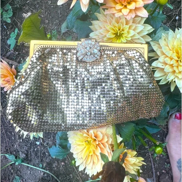 Vintage 1940’s Whiting & Davis Gold Mesh Crystal Clasp Clutch Coin Purse